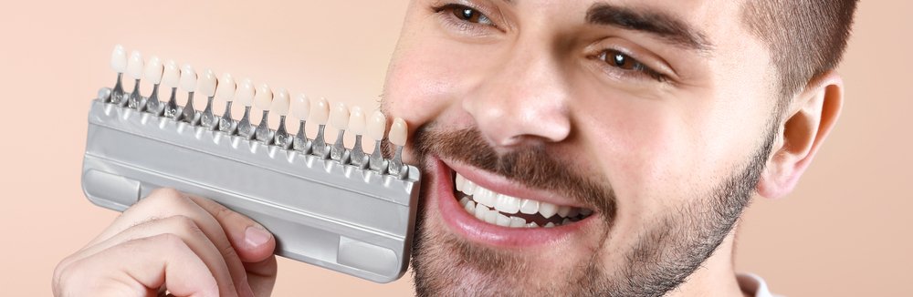 Comparing Porcelain vs. Composite Veneers Cost